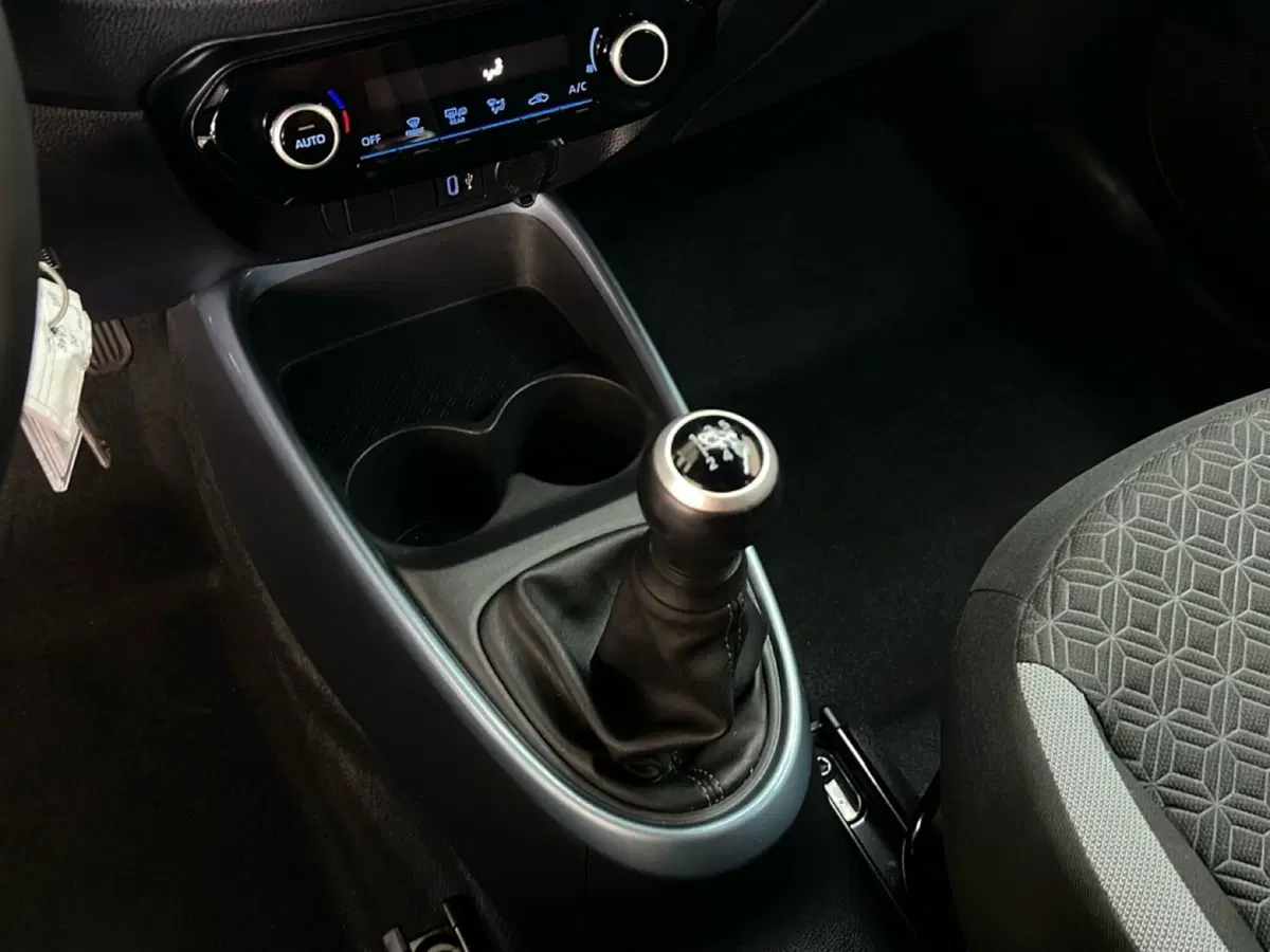 Toyota Aygo X usata a Roma (16)