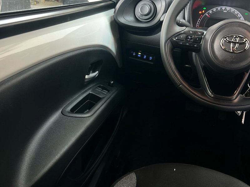 Toyota Aygo X usata a Roma (12)