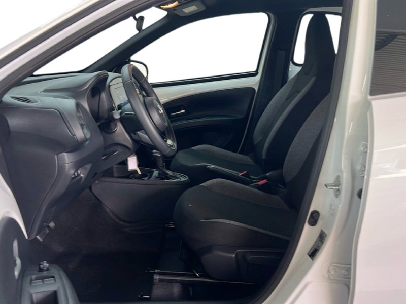 Toyota Aygo X usata a Roma (14)