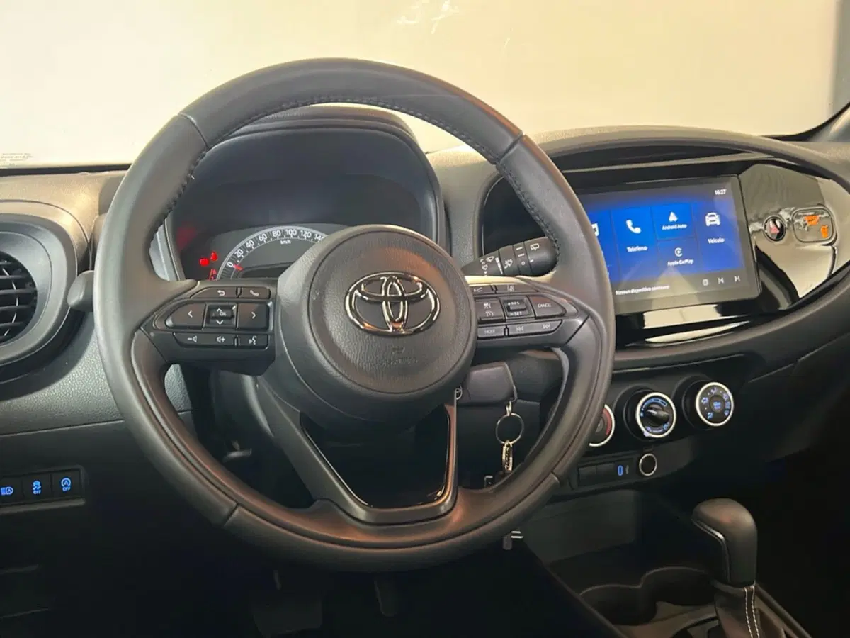 Toyota Aygo X usata a Roma (12)