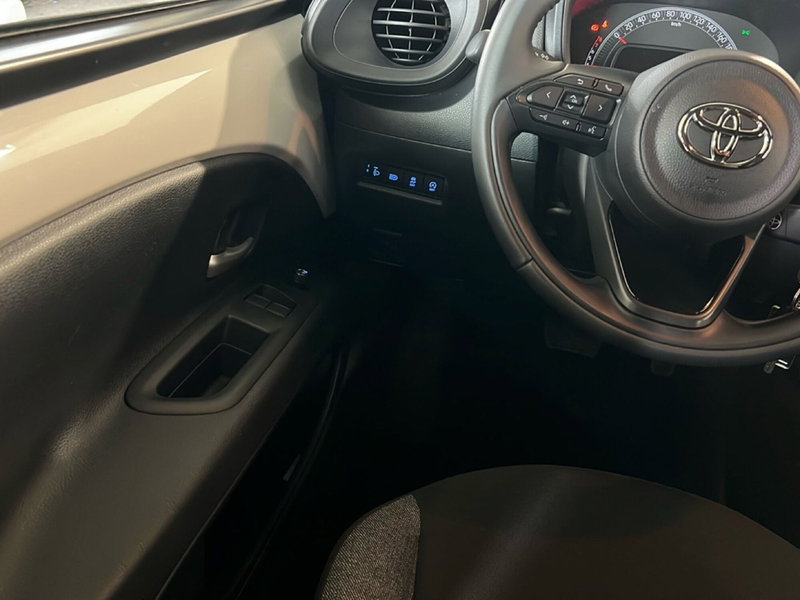 Toyota Aygo X usata a Roma (13)