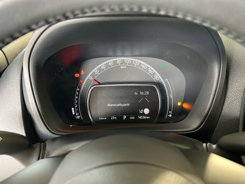 Toyota Aygo X usata a Roma (17)