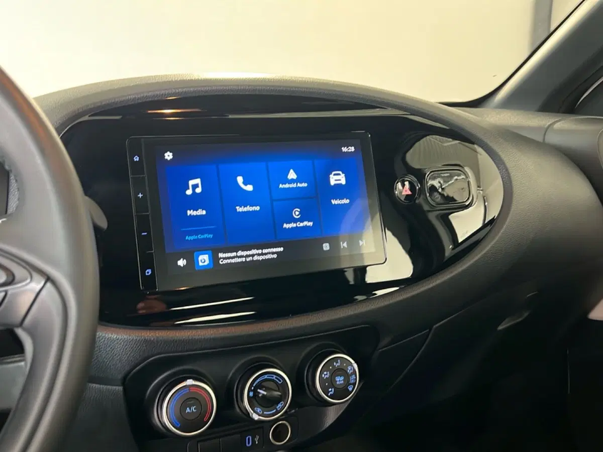 Toyota Aygo X usata a Roma (18)