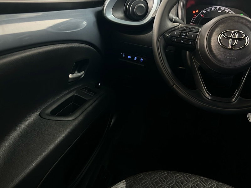 Toyota Aygo X usata a Roma (13)