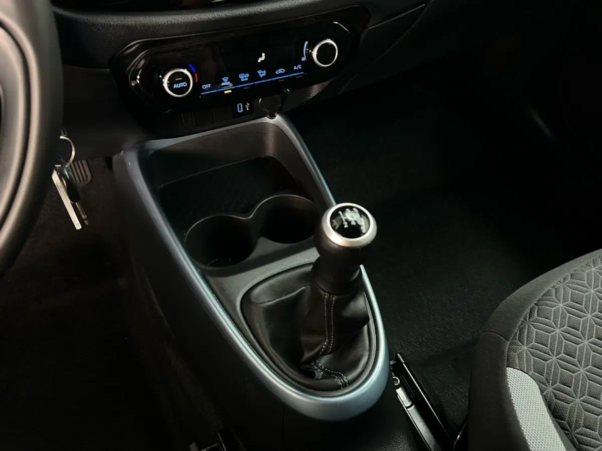 Toyota Aygo X usata a Roma (16)