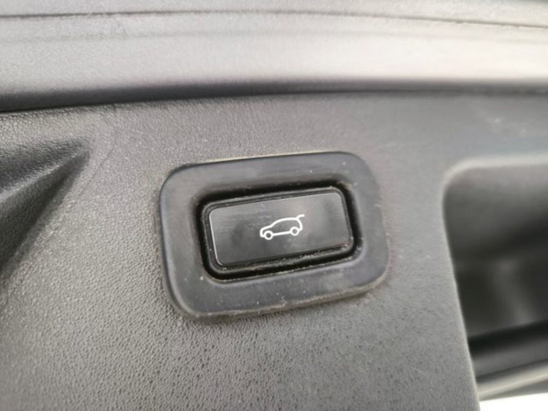 Land Rover Discovery Sport usata a Livorno (12)