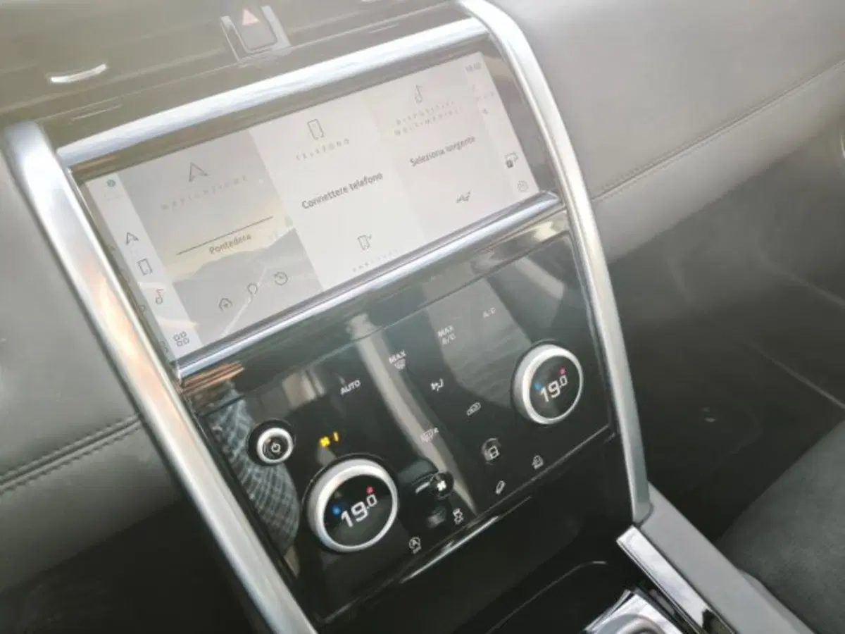 Land Rover Discovery Sport usata a Livorno (8)