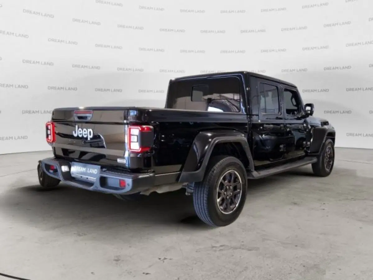 Jeep Gladiator usata a Livorno (7)