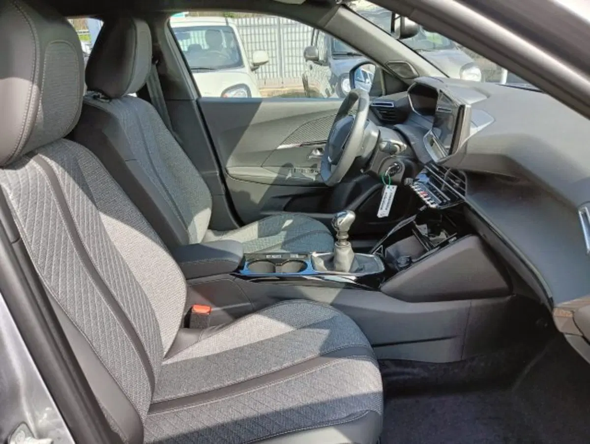 Peugeot 2008 nuova a Brescia (17)