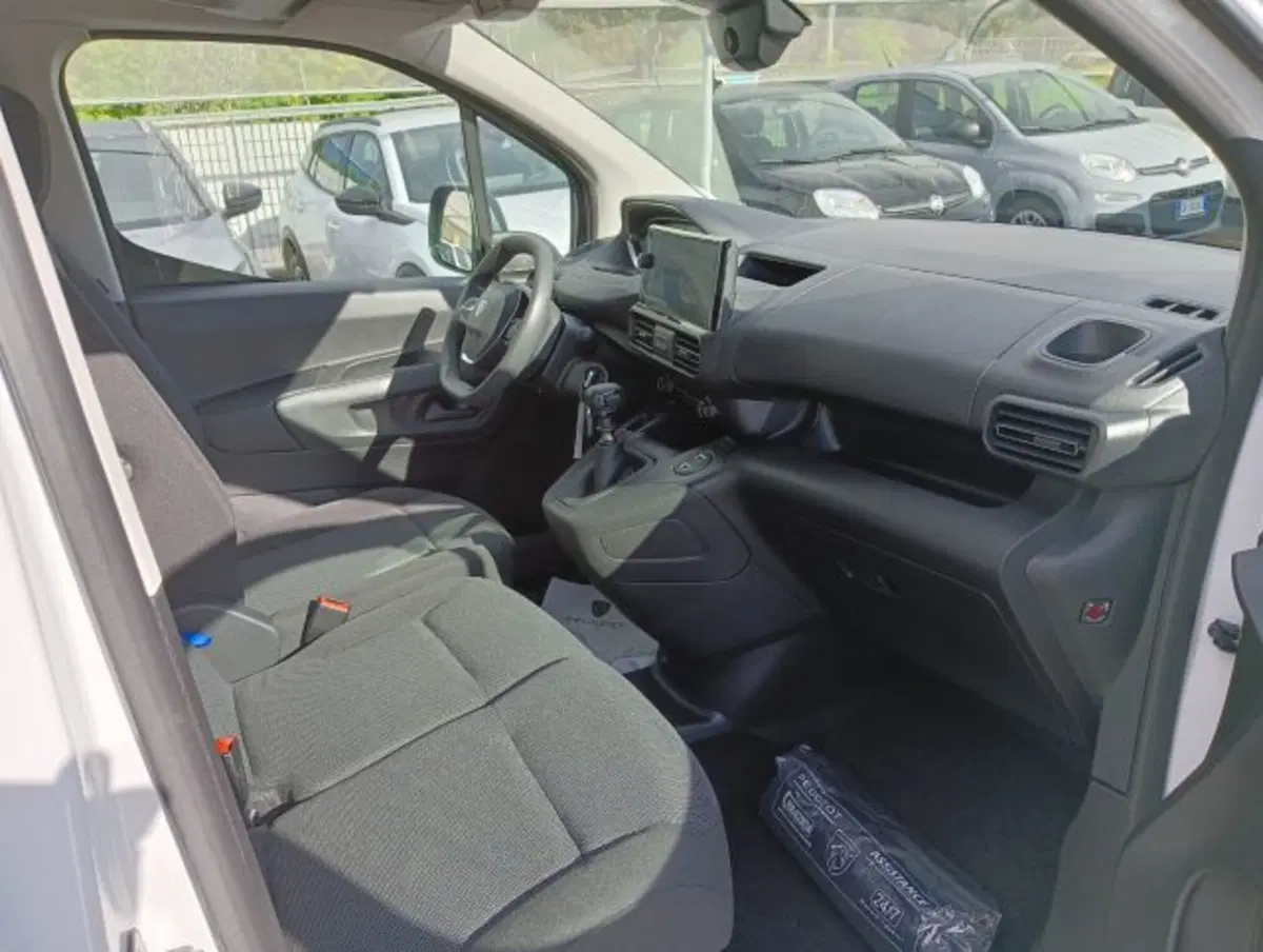 Peugeot Partner Furgone nuova a Brescia (12)