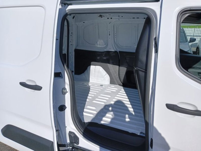 Peugeot Partner Furgone nuova a Brescia (19)