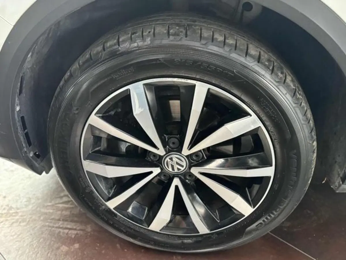Volkswagen T-Roc usata a Pesaro-Urbino (5)