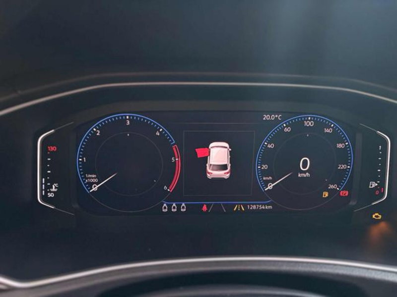 Volkswagen T-Roc usata a Pesaro-Urbino (9)