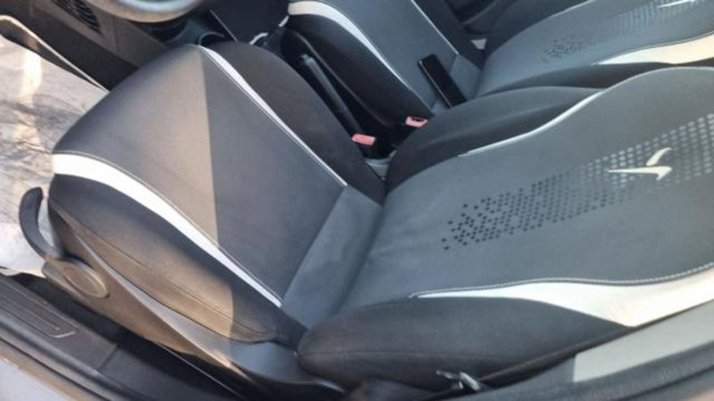 Lancia Ypsilon usata a Savona (11)