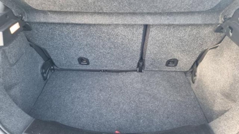 Lancia Ypsilon usata a Savona (18)