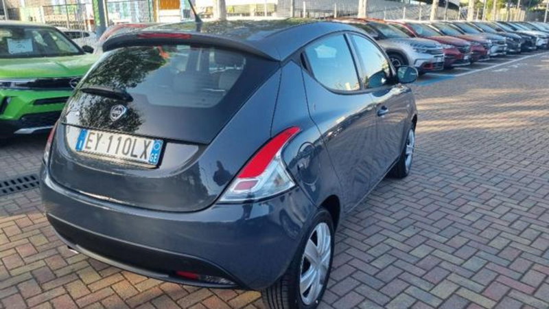 Lancia Ypsilon usata a Savona (4)