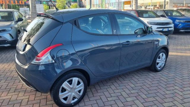 Lancia Ypsilon usata a Savona (5)