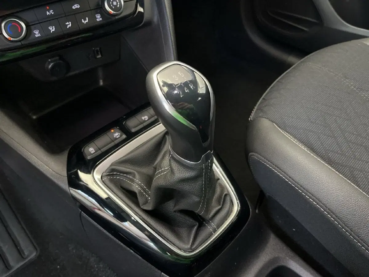 Opel Corsa usata a Torino (13)