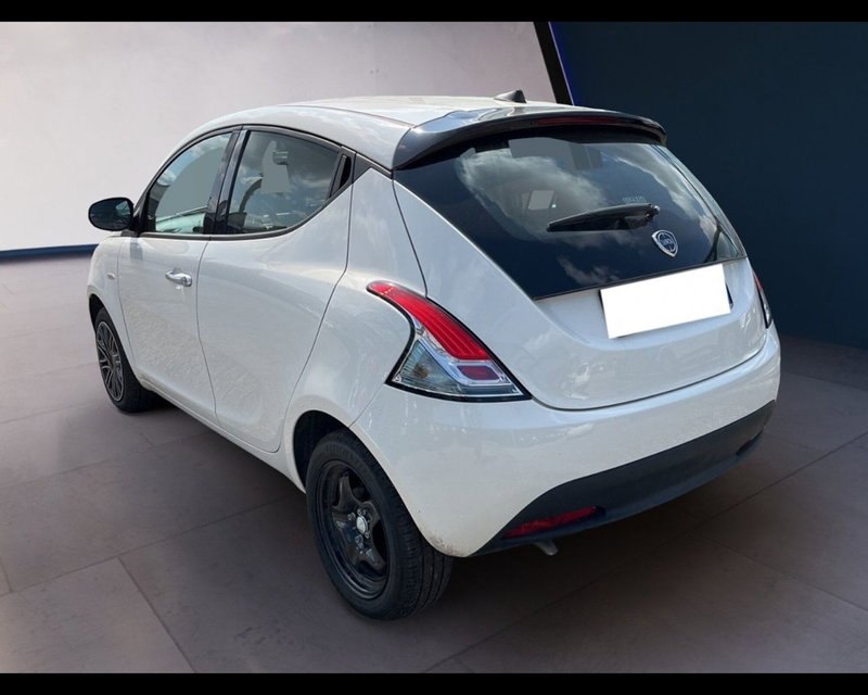 Lancia Ypsilon usata a Torino (10)