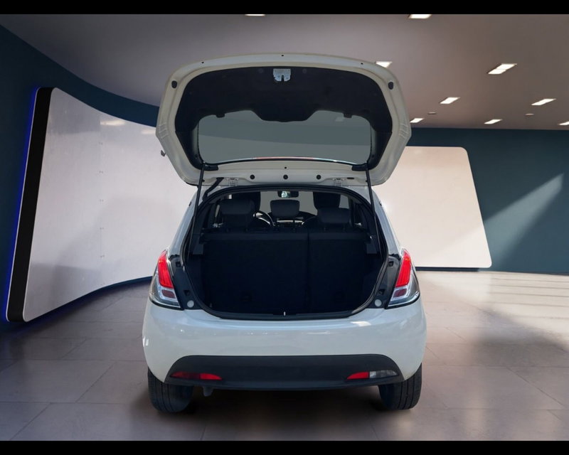 Lancia Ypsilon usata a Torino (13)