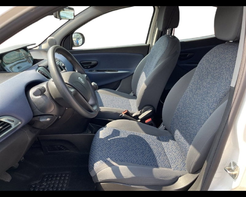 Lancia Ypsilon usata a Torino (2)