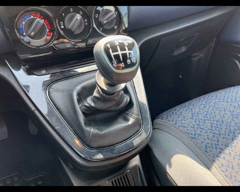 Lancia Ypsilon usata a Torino (7)