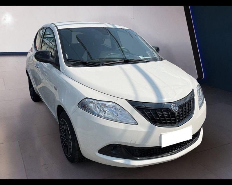 Lancia Ypsilon usata a Torino (9)
