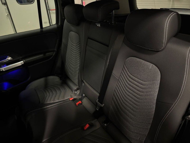 Mercedes-Benz GLB nuova a Macerata (13)