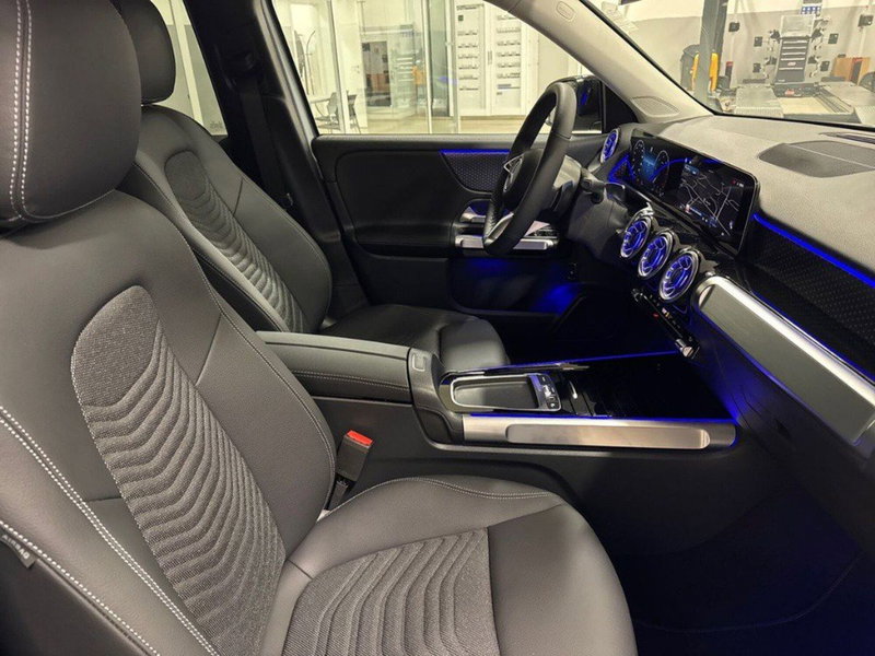 Mercedes-Benz GLB nuova a Macerata (14)