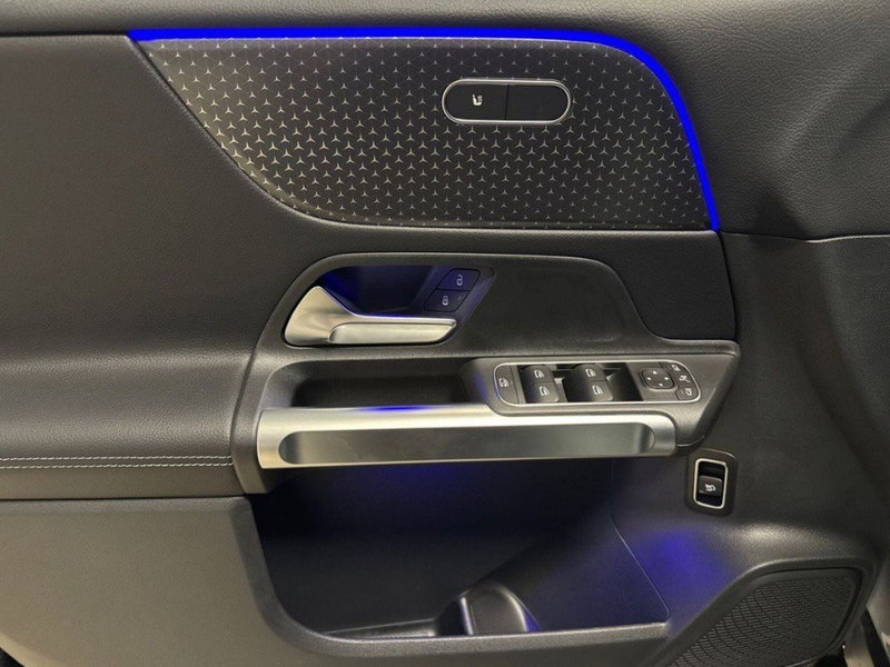 Mercedes-Benz GLB nuova a Macerata (17)