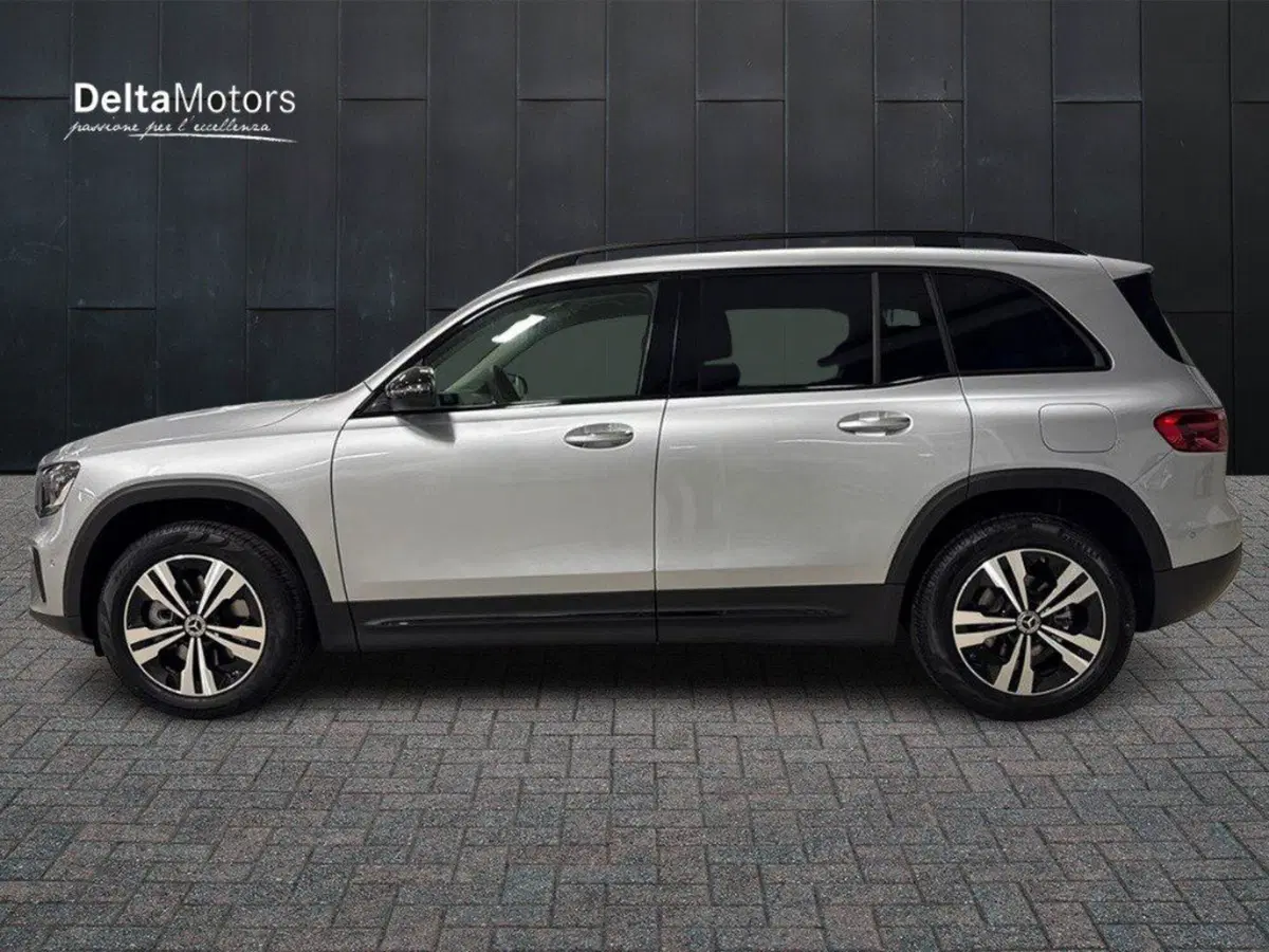 Mercedes-Benz GLB nuova a Macerata (2)