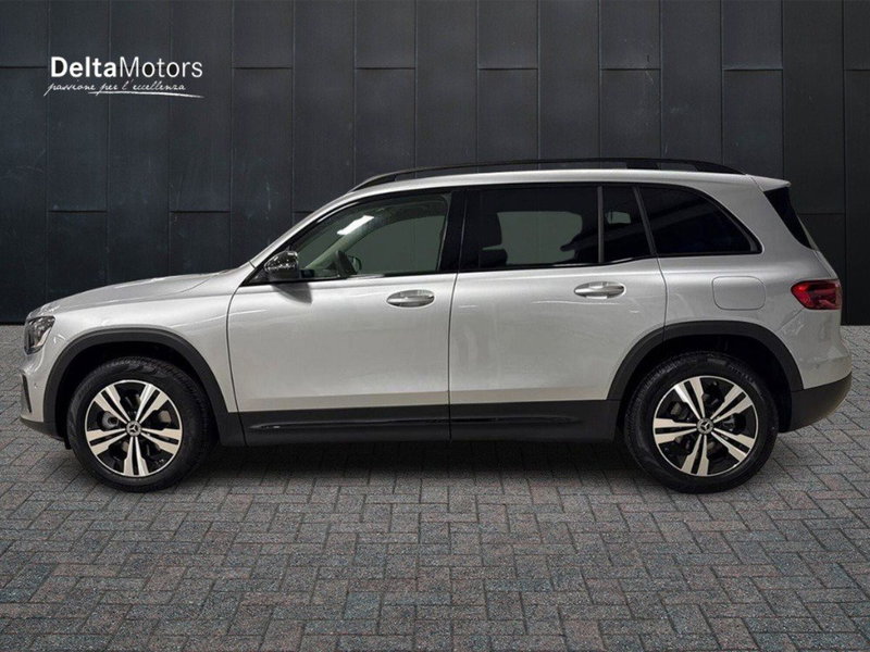 Mercedes-Benz GLB nuova a Macerata (2)