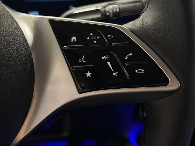 Mercedes-Benz GLB nuova a Macerata (20)