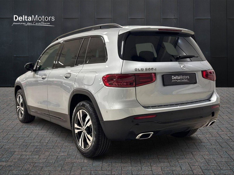 Mercedes-Benz GLB nuova a Macerata (3)