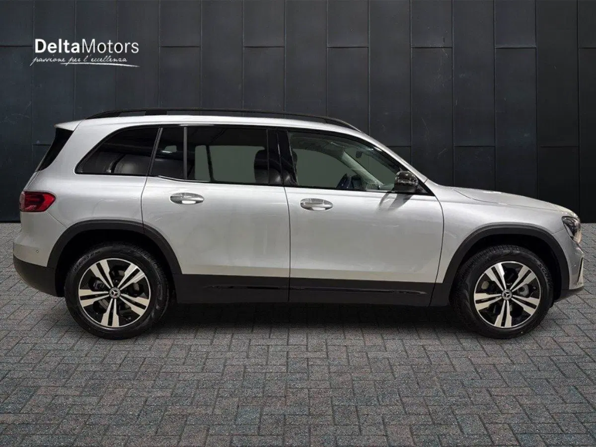 Mercedes-Benz GLB nuova a Macerata (5)