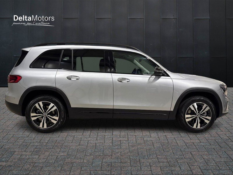 Mercedes-Benz GLB nuova a Macerata (5)