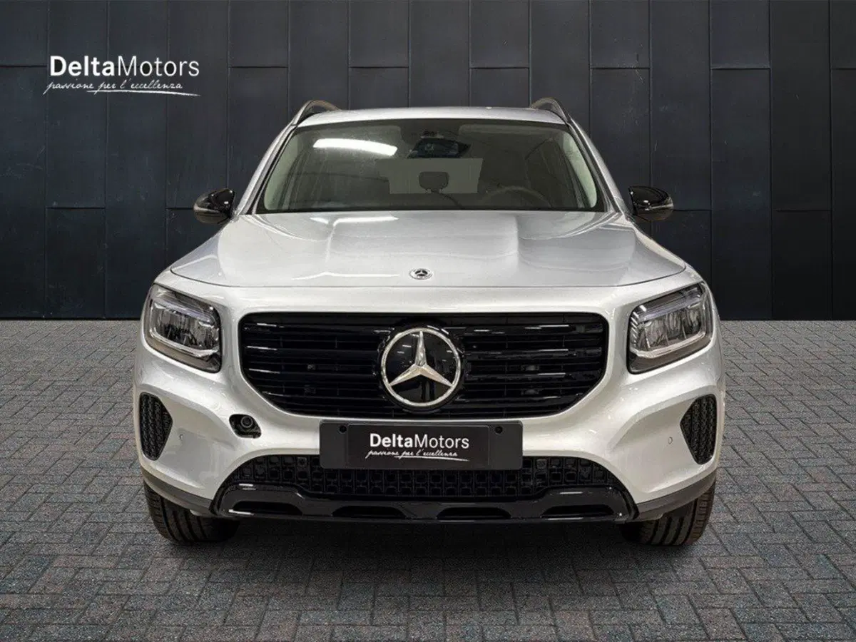 Mercedes-Benz GLB nuova a Macerata (6)