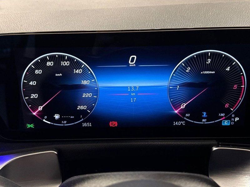 Mercedes-Benz GLB nuova a Macerata (9)