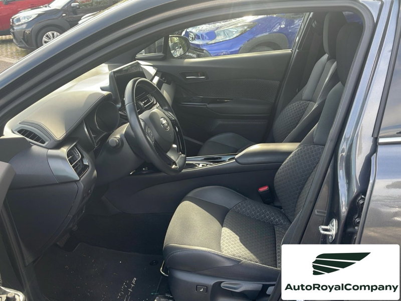 Toyota Toyota C-HR usata a Roma (10)