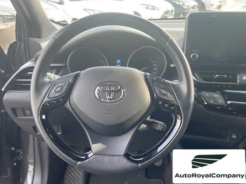 Toyota Toyota C-HR usata a Roma (13)