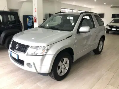 Suzuki Grand Vitara 1.9 DDiS 3 porte Offroad del 2007 usata a Torino