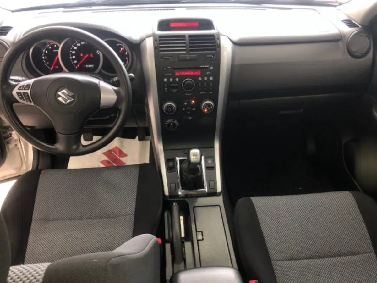Suzuki Grand Vitara usata a Torino (10)