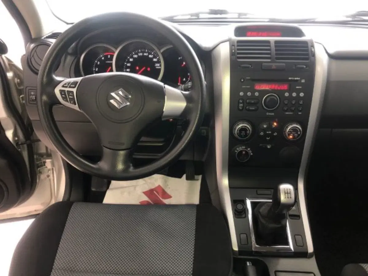 Suzuki Grand Vitara usata a Torino (12)