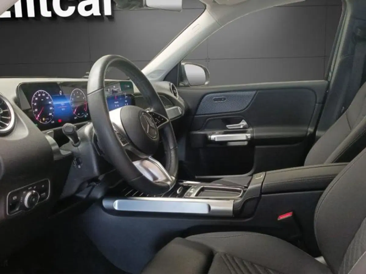 Mercedes-Benz GLB usata a Milano (11)