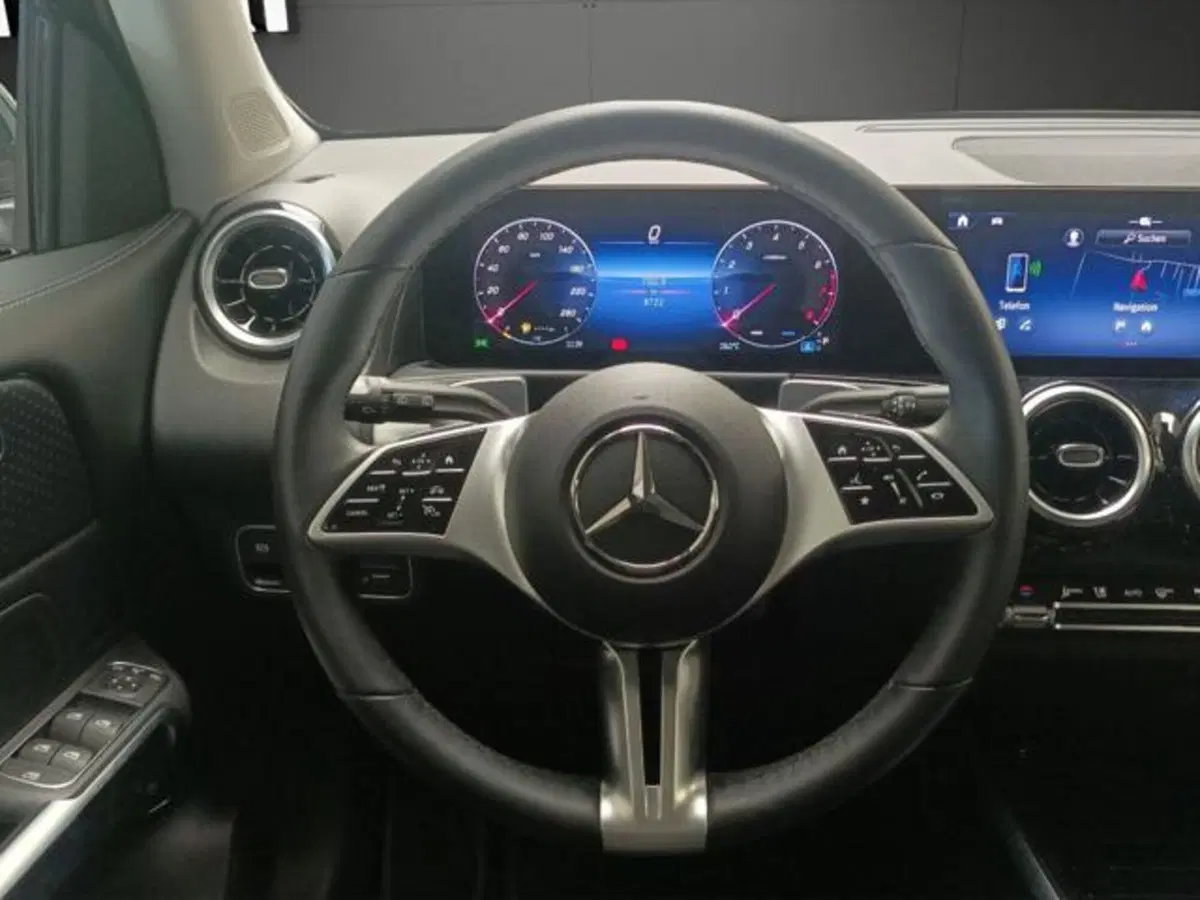 Mercedes-Benz GLB usata a Milano (12)