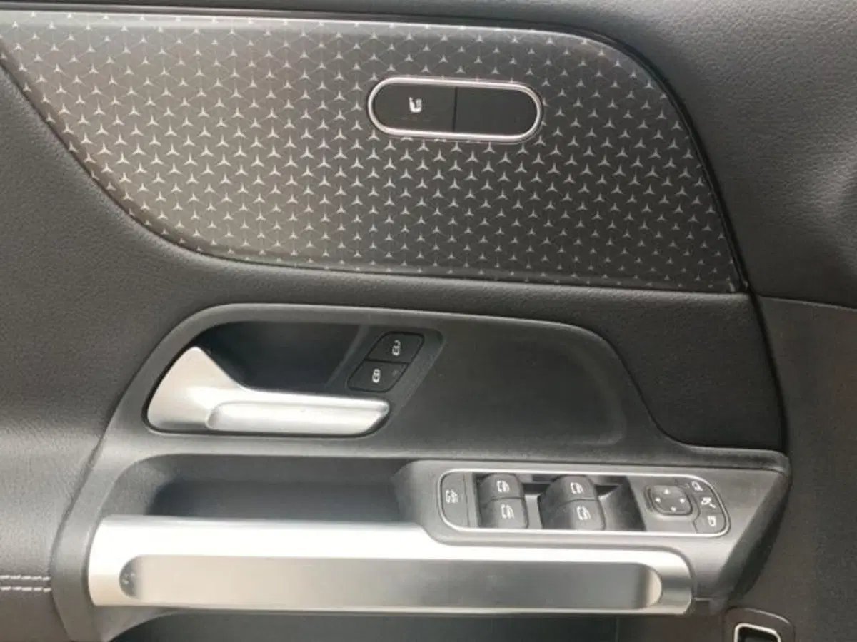 Mercedes-Benz GLB usata a Milano (16)
