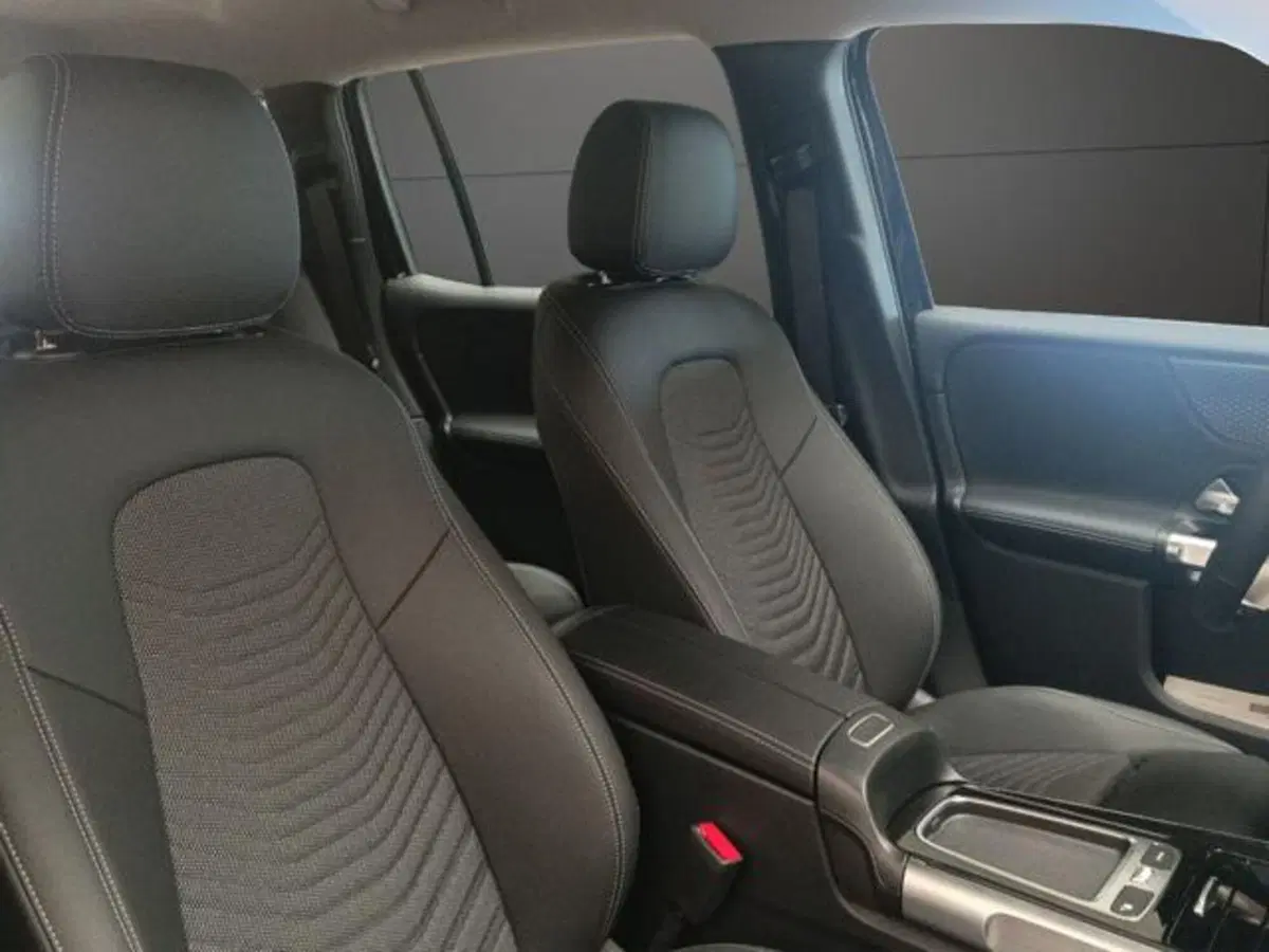Mercedes-Benz GLB usata a Milano (17)