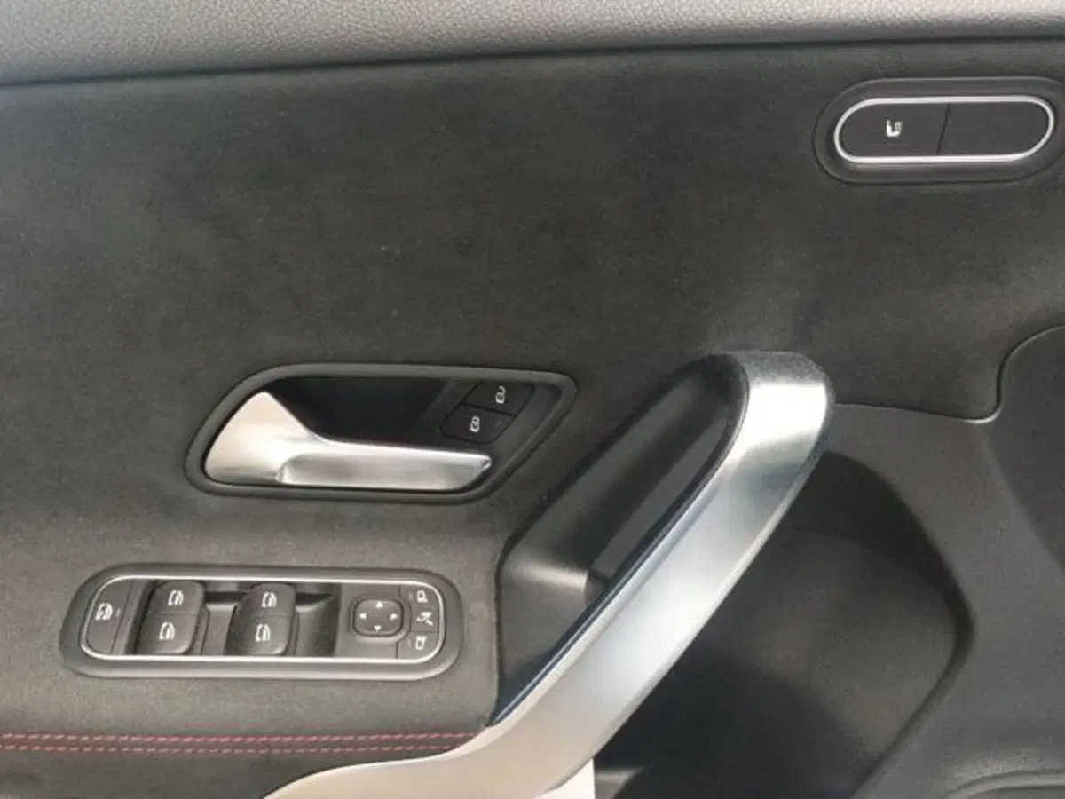 Mercedes-Benz Classe A Sedan usata a Milano (16)