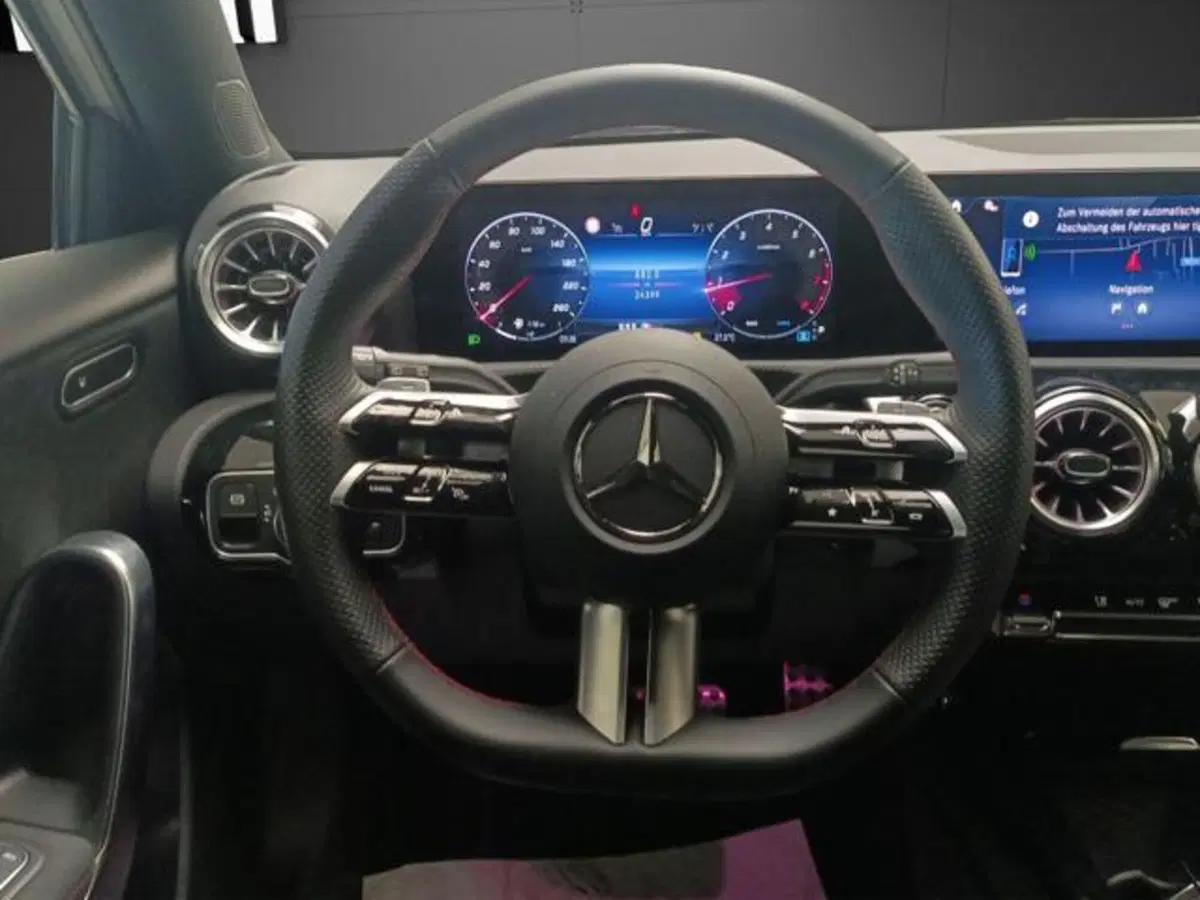 Mercedes-Benz Classe A Sedan usata a Milano (8)