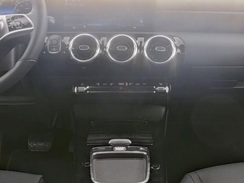 Mercedes-Benz Classe A Sedan usata a Milano (7)